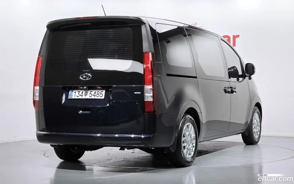 Hyundai Staria 4WD 9 2024 — миниатюра 2