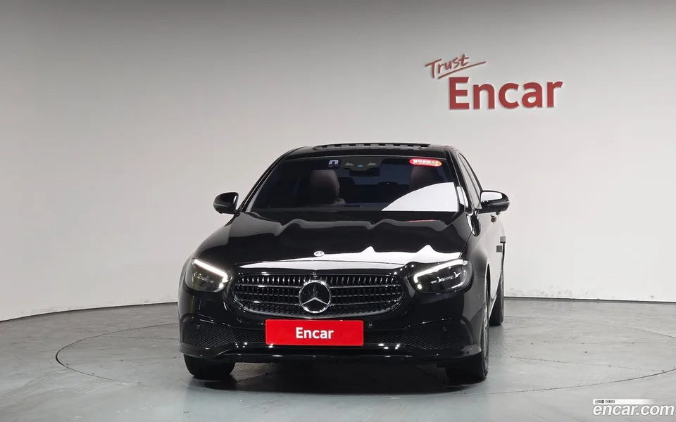 Mercedes-Benz E-Class E250 2023 — миниатюра 3