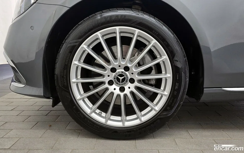Mercedes-Benz E-Class E250 2023 — миниатюра 5
