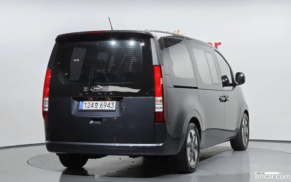 Hyundai Staria 9 2022 — миниатюра 2