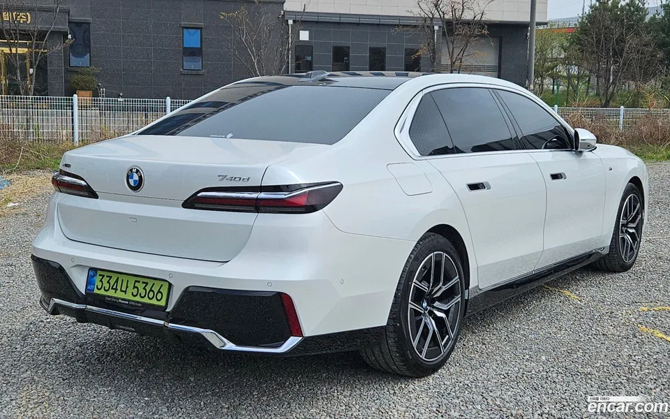 BMW 7 Series 740d xDrive M 2025 — миниатюра 2