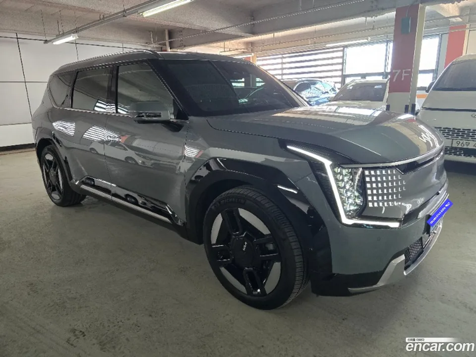Kia EV9 4WD 2023 — миниатюра 2