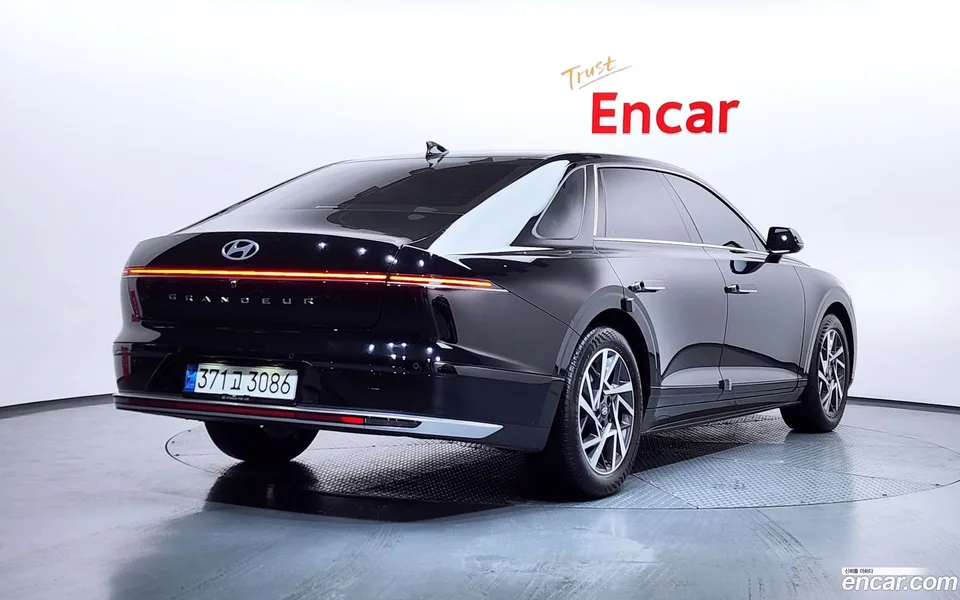 Hyundai Grandeur 2.5 2WD 2023 — миниатюра 2