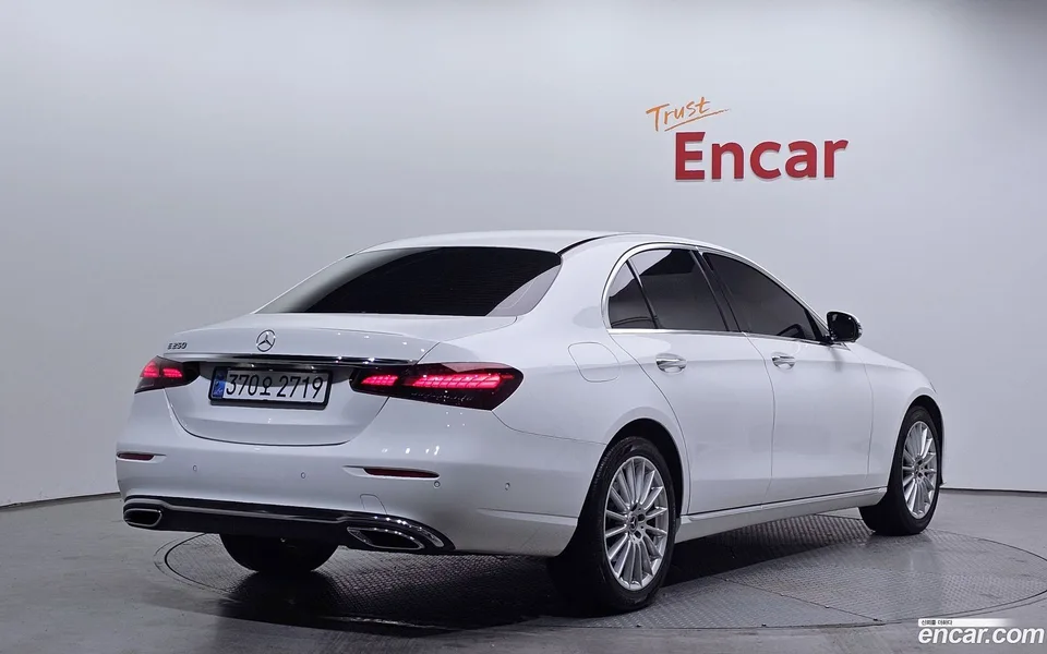 Mercedes-Benz E-Class E250 2022 — миниатюра 2