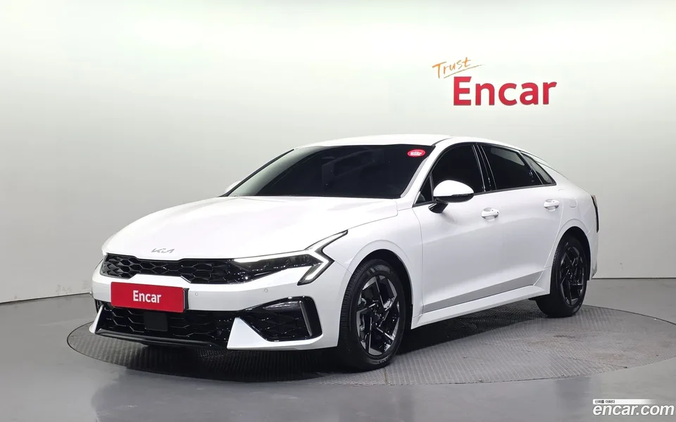 Kia K5 2.0 2025 — фото 1, купить с доставкой в Москву