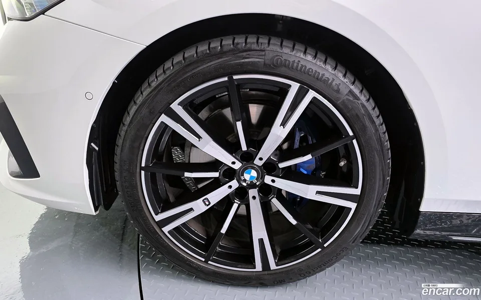 BMW 5 Series 530i xDrive M 2025 — миниатюра 5