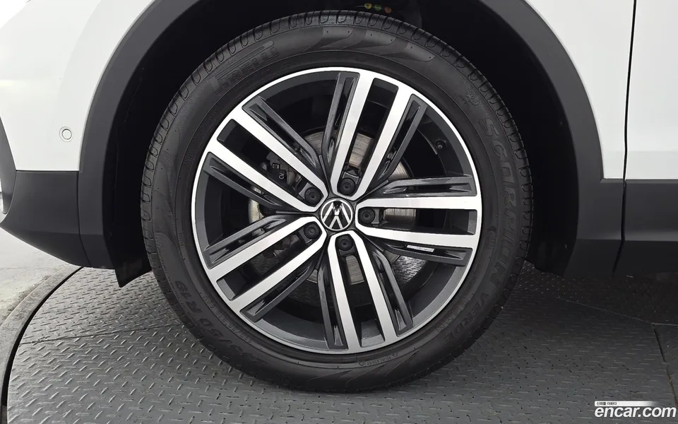 Volkswagen Tiguan 2.0 TDI 2024 — миниатюра 5