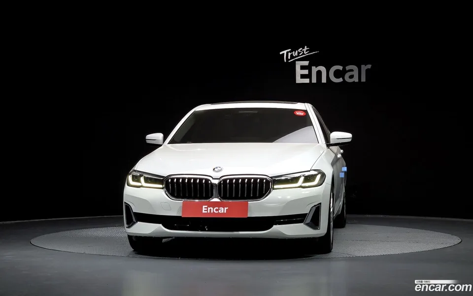 BMW 5 Series 520i 2023 — миниатюра 3