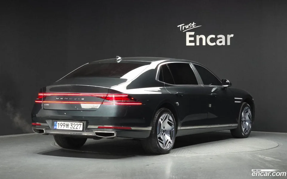 Genesis G90 3.5 e-S/C AWD LWB 2024 — миниатюра 2