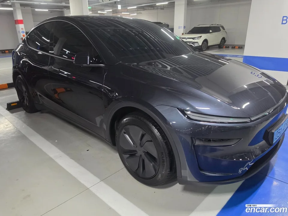 Tesla Model Y RWD 2025 — миниатюра 3