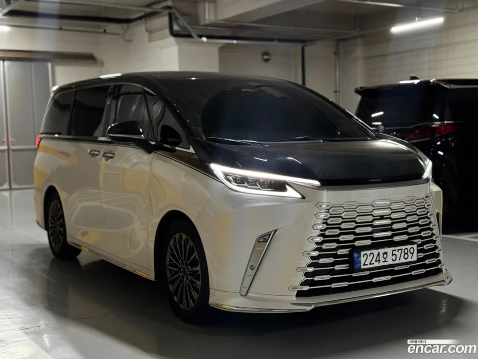 Lexus LM 500h 2024 — миниатюра 3