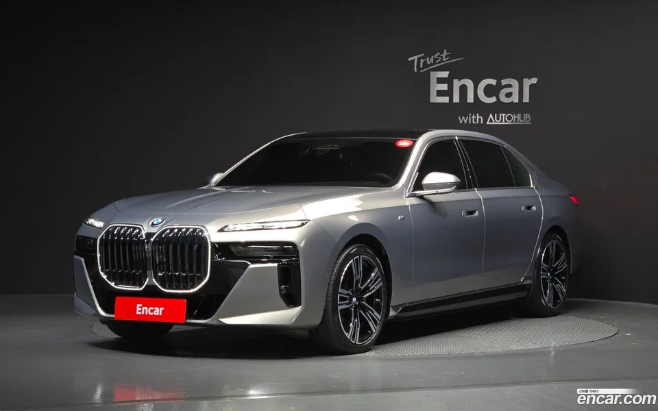 BMW i7 xDrive 60 M 2025 — фото 1, купить с доставкой в Москву