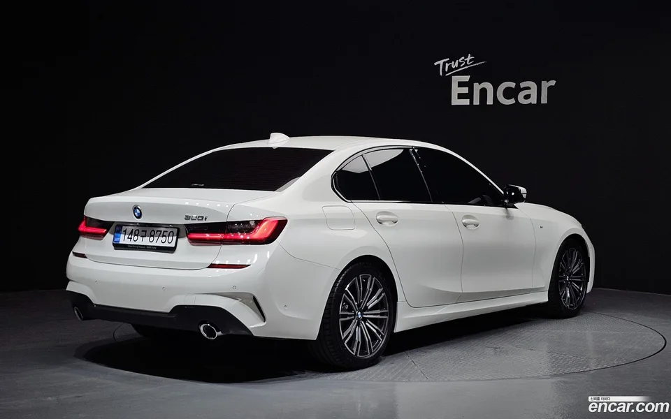 BMW 3 Series 320i M 2022 — миниатюра 2