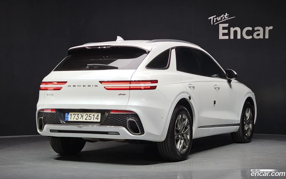 Genesis GV70 2.5T AWD 2023 — миниатюра 2