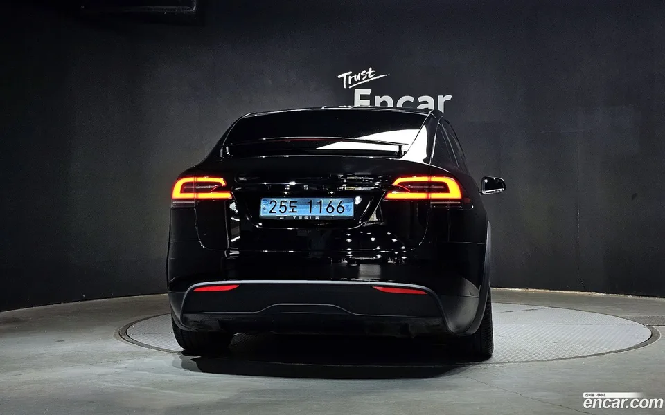 Tesla Model X AWD 2023 — миниатюра 4