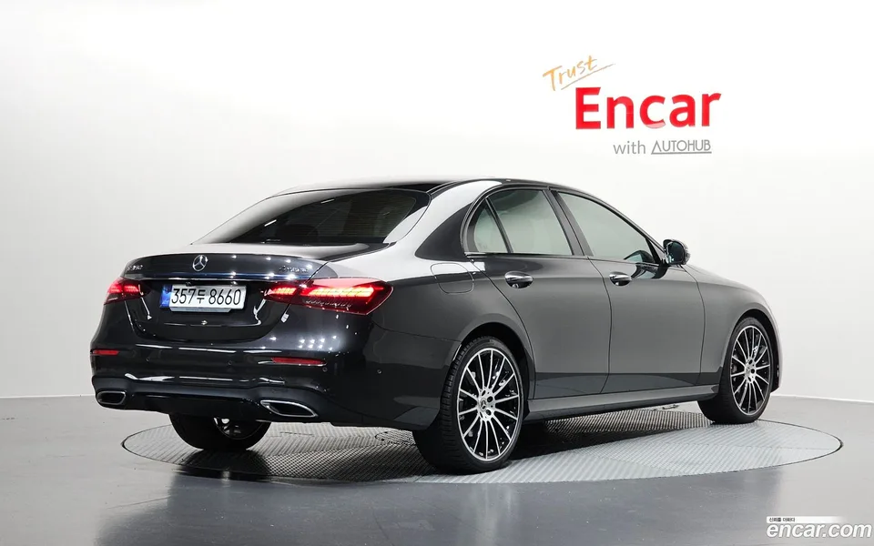Mercedes-Benz E-Class E350 4MATIC AMG Line 2023 — миниатюра 2