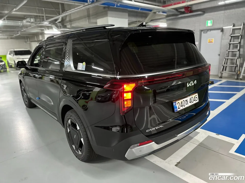Kia Carnival HEV 9 2026 — миниатюра 2