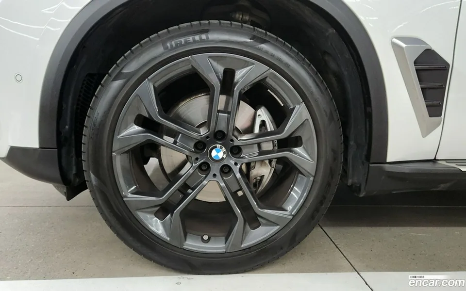 BMW X5 xDrive 40i xLine 2024 — миниатюра 5