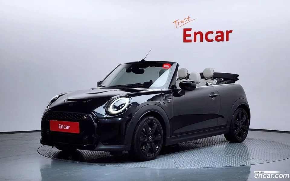 MINI Cooper S Convertible 2023 — фото 1, купить с доставкой в Москву