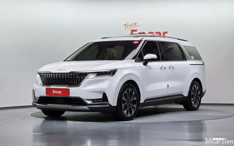 Kia Carnival 7 2023 — фото 1, купить с доставкой в Москву