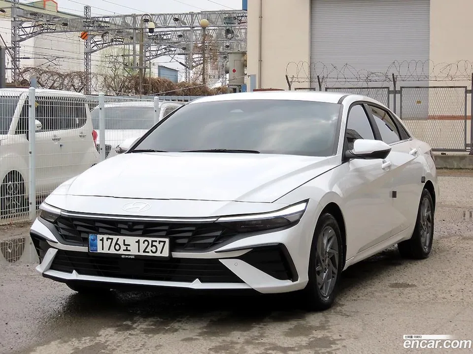 Hyundai Avante CN7 1.6 2024 — миниатюра 2