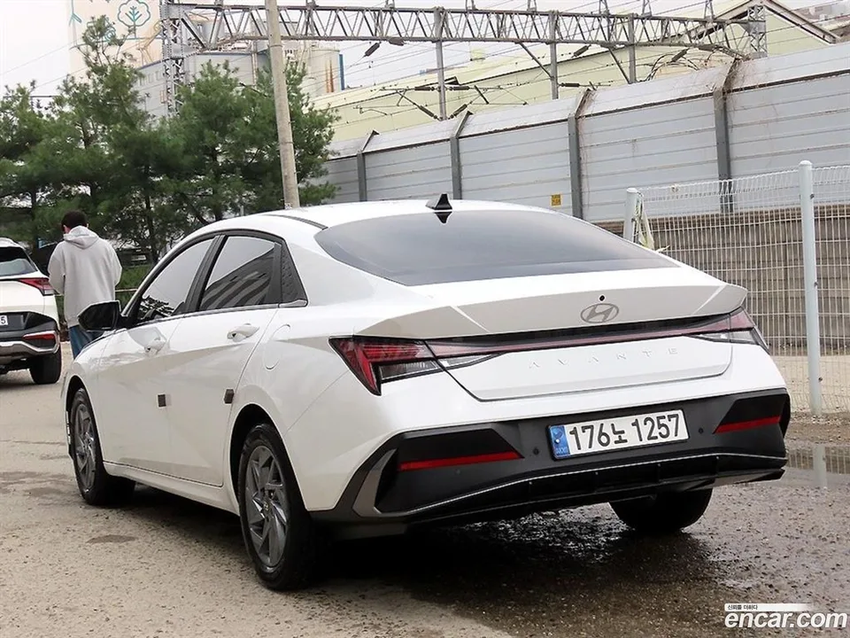 Hyundai Avante CN7 1.6 2024 — миниатюра 3