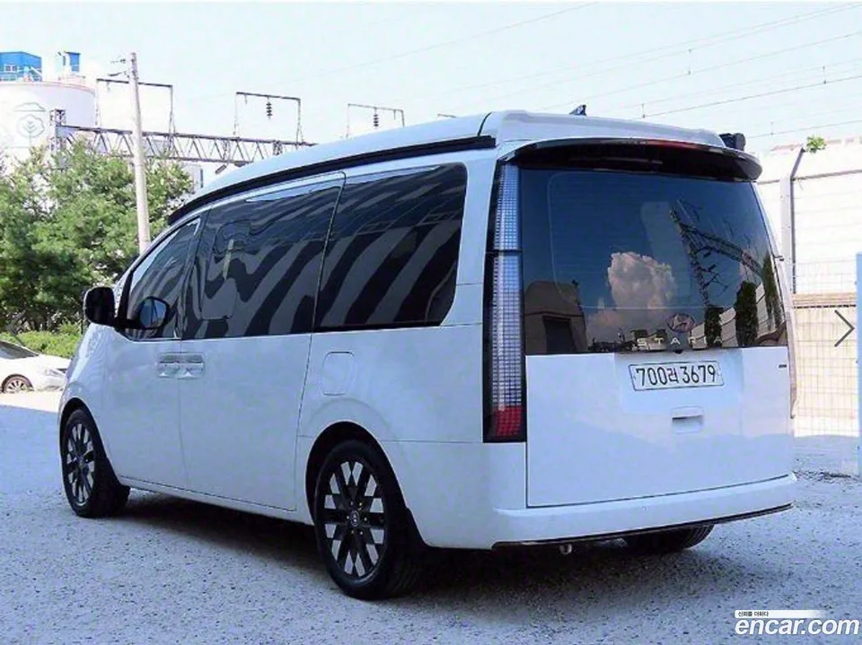 Hyundai Staria 4WD 2023 — миниатюра 3