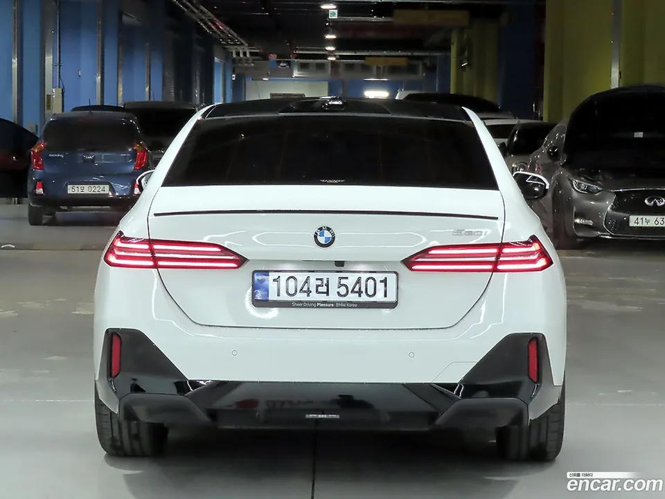 BMW 5 Series 520i M 2025 — миниатюра 3