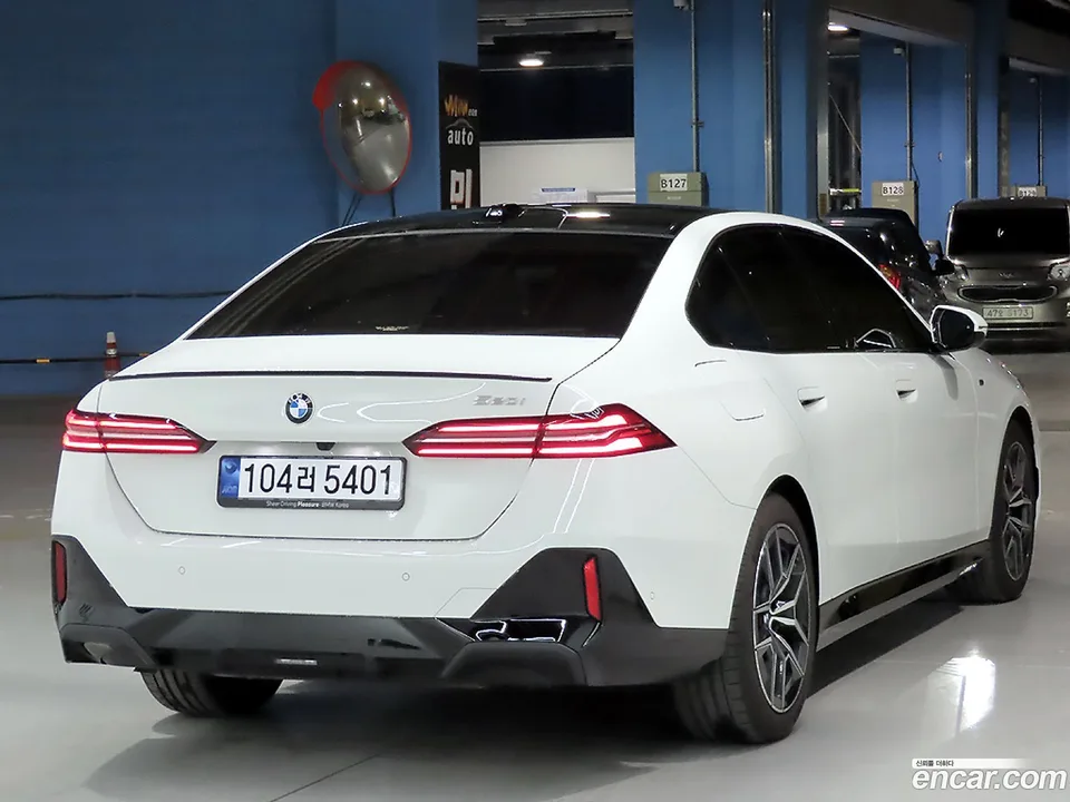 BMW 5 Series 520i M 2025 — миниатюра 4