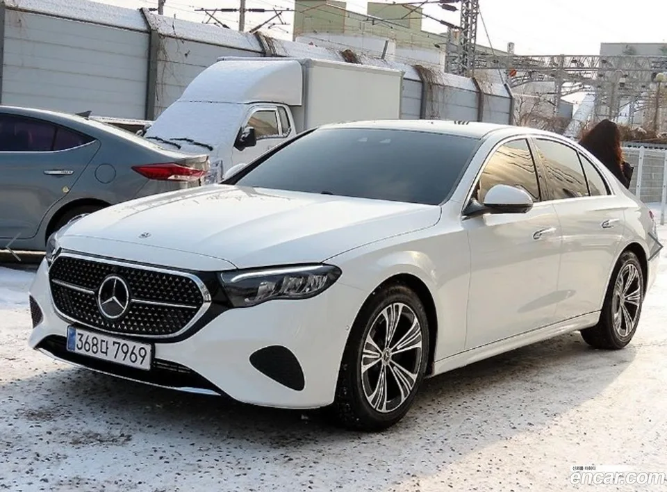 Mercedes-Benz E-Class E200 2024 — миниатюра 2