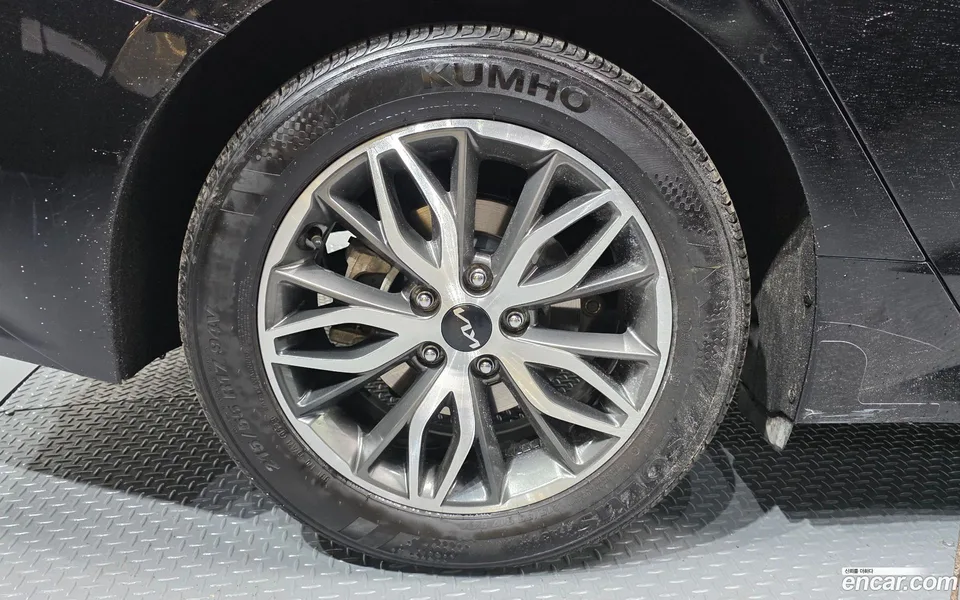Kia K5 Hybrid 2023 — миниатюра 5