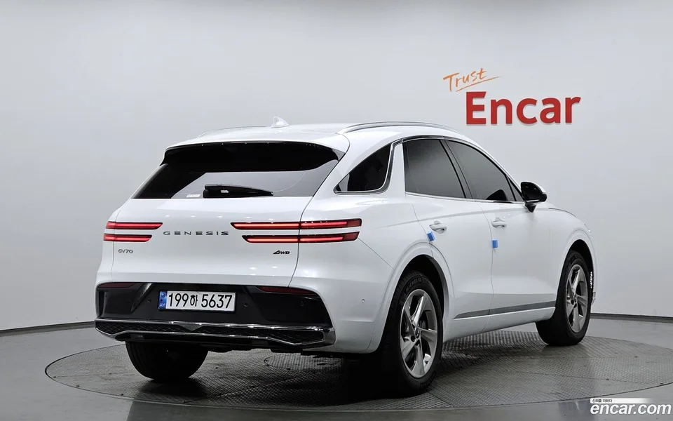Genesis GV70 2.5T AWD 2024 — миниатюра 2