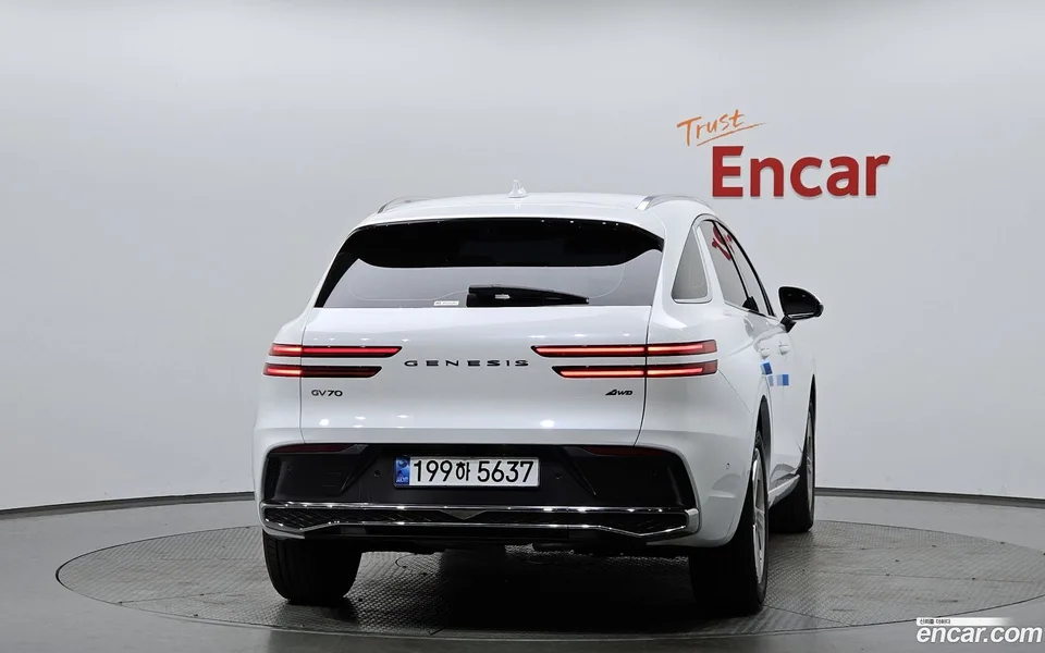 Genesis GV70 2.5T AWD 2024 — миниатюра 4