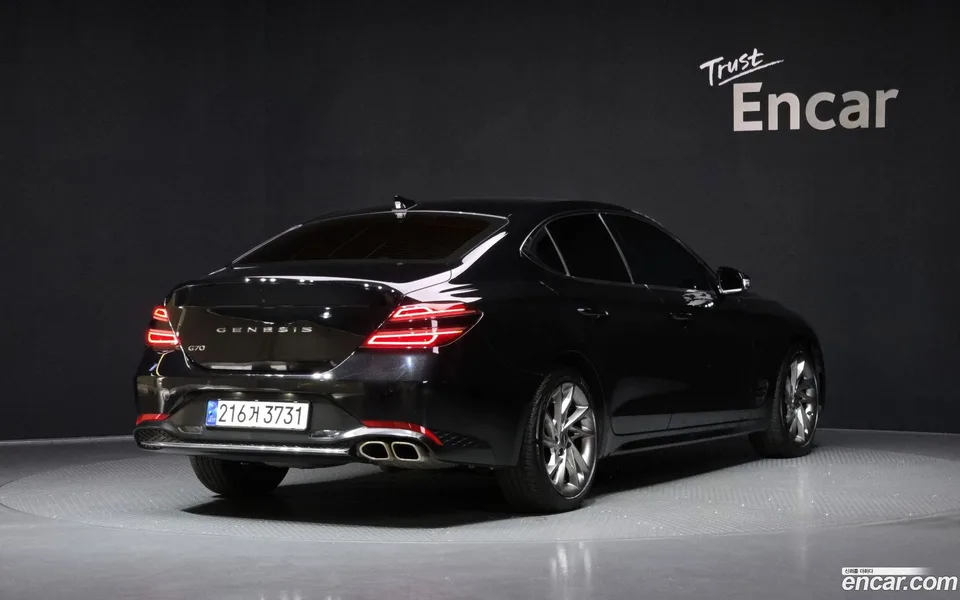 Genesis G70 2.0T 2WD 2022 — миниатюра 2