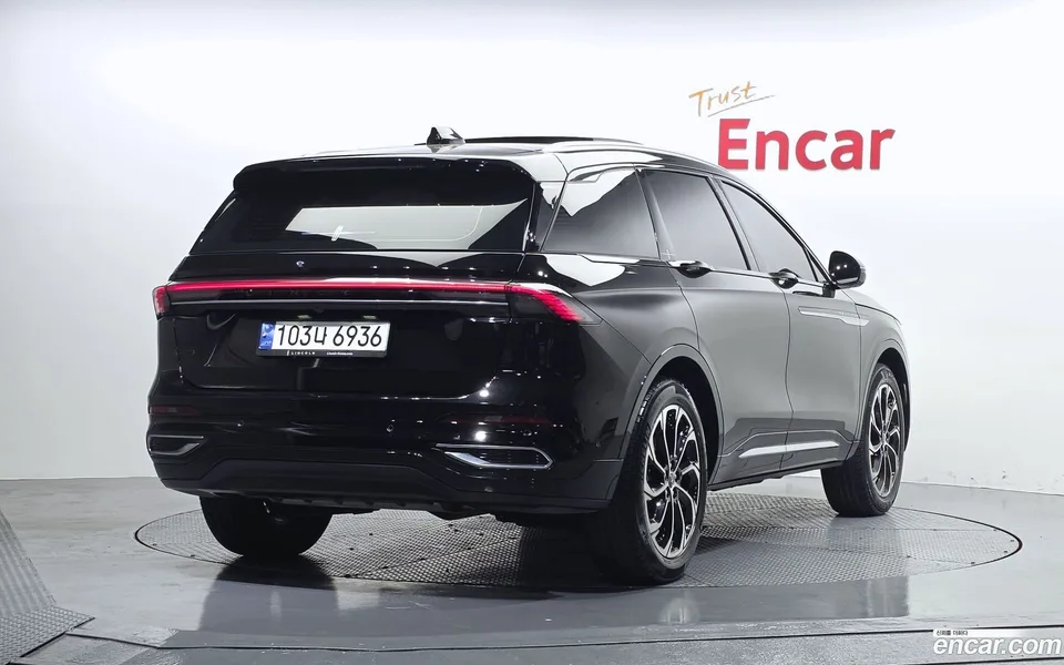 Lincoln Nautilus 2.0 AWD 2023 — миниатюра 2