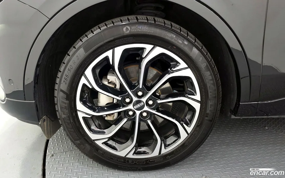 Lincoln Nautilus 2.0 AWD 2023 — миниатюра 5
