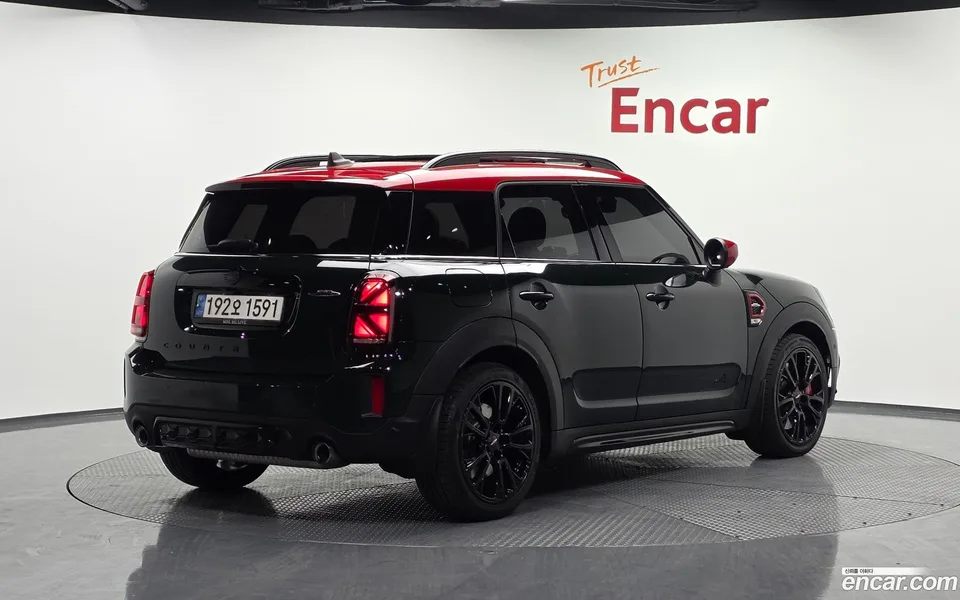 MINI Cooper S Countryman JCW 2023 — миниатюра 2
