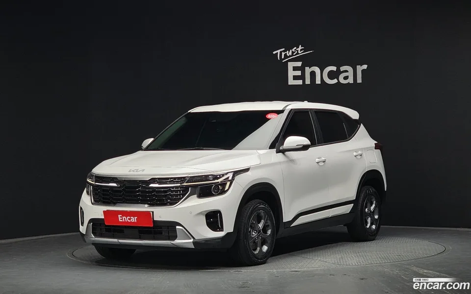 Kia Seltos 1.6 2WD 2024 — фото 1, купить с доставкой в Москву