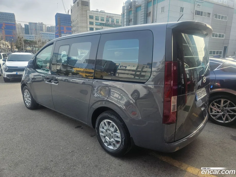 Hyundai Staria L3.5 5 2025 — миниатюра 2