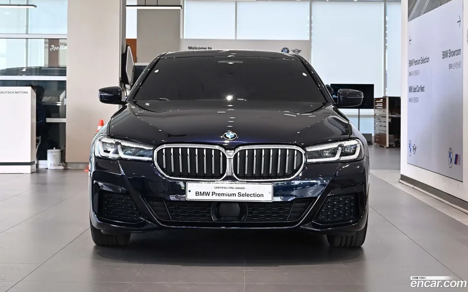BMW 5 Series 530i xDrive M 2022 — миниатюра 3