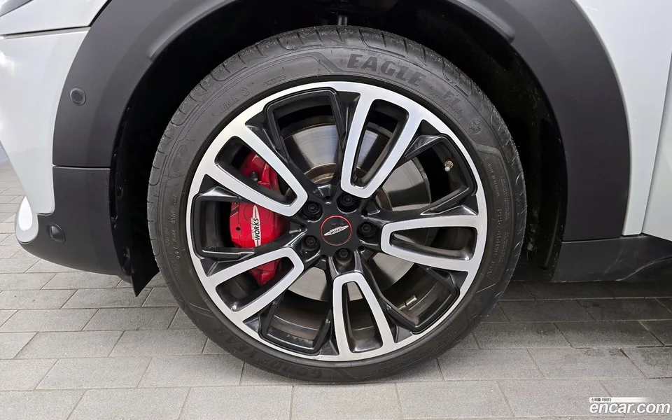 MINI Cooper S Countryman JCW 2022 — миниатюра 5
