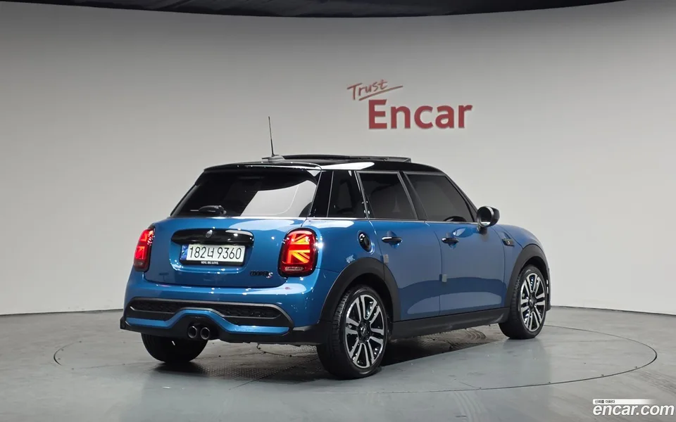 MINI Cooper S 5 2024 — миниатюра 2