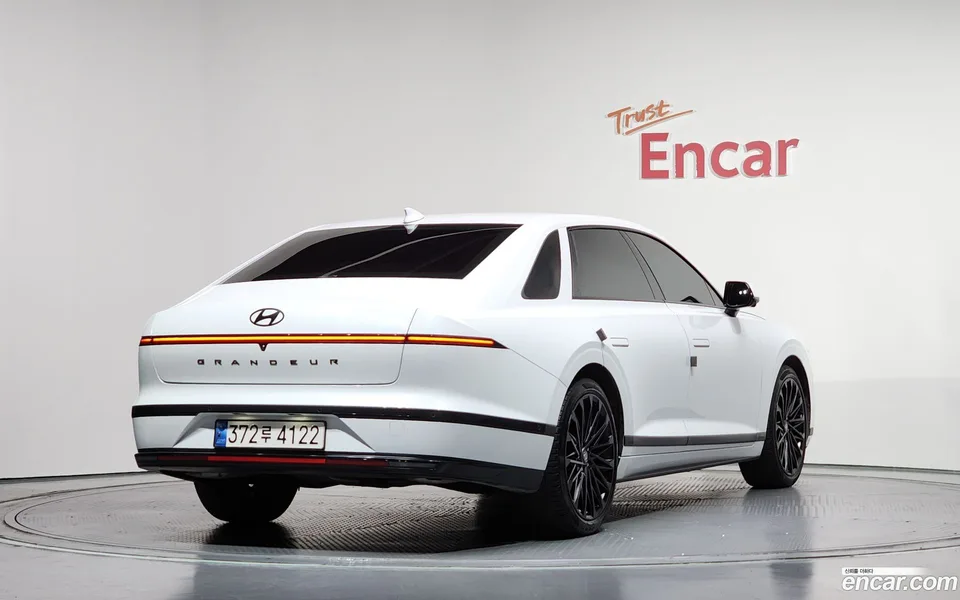 Hyundai Grandeur Hybrid 2023 — миниатюра 2
