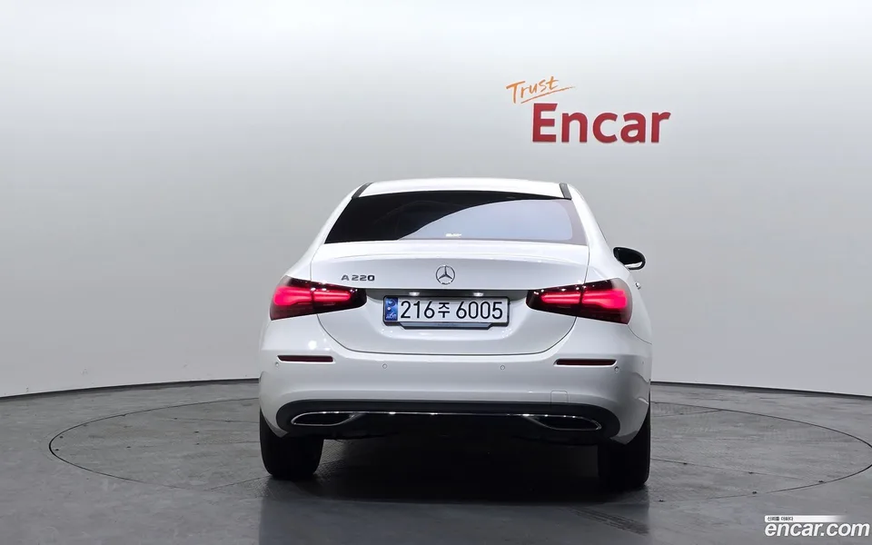 Mercedes-Benz A-Class A220 2024 — миниатюра 4