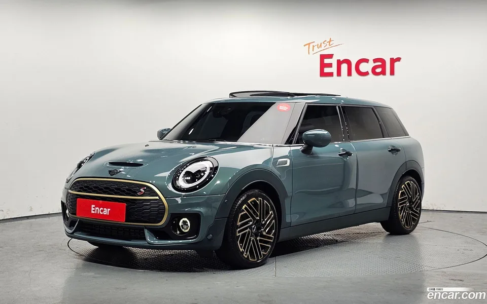 MINI Cooper S Clubman 2022 — фото 1, купить с доставкой в Москву
