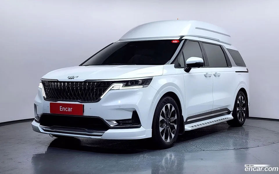 Kia Carnival 7 () 2023 — фото 1, купить с доставкой в Москву
