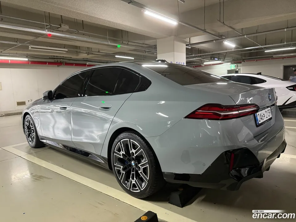 BMW 5 Series 530e xDrive M 2025 — миниатюра 4