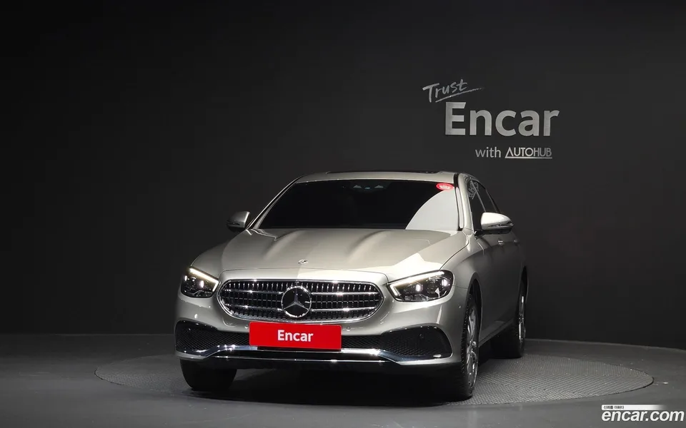 Mercedes-Benz E-Class E350 4MATIC 2022 — миниатюра 3