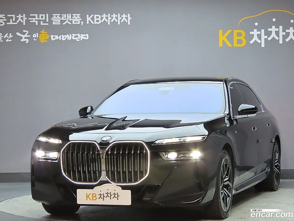 BMW 7 Series 740d xDrive M 2025 — фото 1, купить с доставкой в Москву