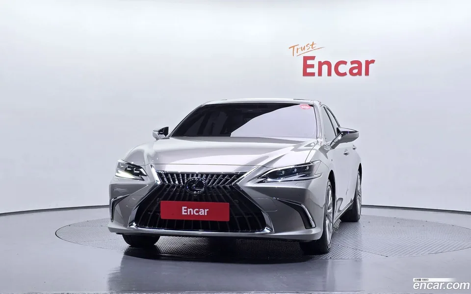 Lexus ES 300h 2024 — миниатюра 3